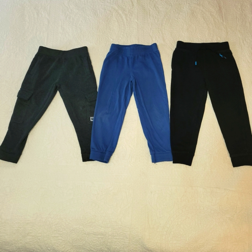 Boys sweatpant joggers - size 5